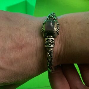 Elegant Silver Bracelet with Intricate Design